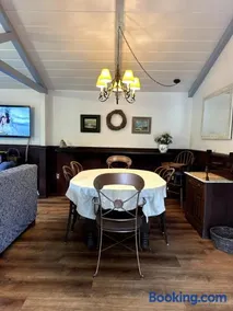 Sal's Beach Cottage Retreat - Image 1