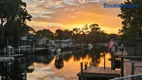 Wet Feet Retreat at Weeki Wachee, The Perfect Riverfront Escape - Image 1