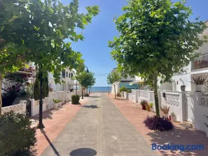 211 Beach house - Image 1