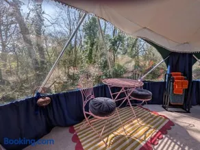 Luxury Glamping in the Stargazer Dome - Beautiful Private Setting close to Narberth - Image 2