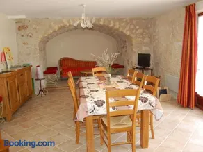 Authentique Maison de Vigneron XIXe au Coeur du Val de Loire, 4 Chambres, Parking, Jardin - Image 4