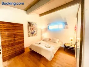 CHEZ BABOU studio d'artistes avec piscine, parking - Image 2