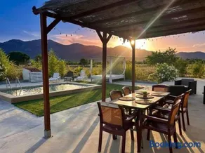 Villa en Biar con piscina privada y jardín - Image 2