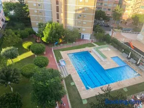 Ático con terraza y vistas al mar - Image 3