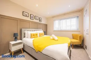 Bright 1-Bed Home with Garden Near Braid Hills Golf Course - Image 2