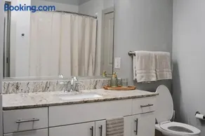 Cozy Luxury Getaway - Image 5