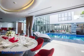 Diamond Beach Villa Da Nang - Image 3