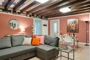 Iseo Portelle Holiday da Barbara - indoor private parking & bike storage - Image 1