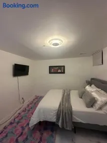 Luxury 2 bedroom basement - Image 3