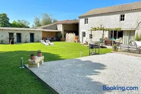 Le Grenier - Gîte de Charme & Jacuzzi La Rochelle - Image 2