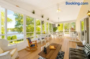 Chalet Havre lake view and access spa fireplace close to Lac Saint Jean - Image 2