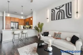 Downtown Modern Elegance Suite with Free Parking, Pool, WIFI and a King Bed - Image 2