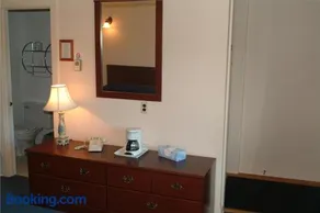 Grand View Motel - Image 2