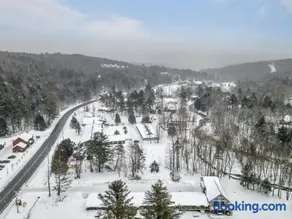 Griffin Chalet 5 - Image 2