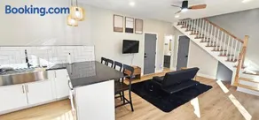 The Guesthouse at Pine Forest Hideaway - Near Jordan Lake & 12 Minutes to UNC - Image 4