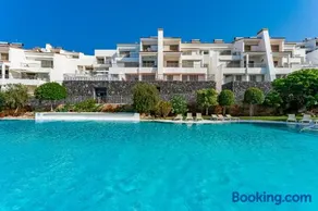 Magnolia Luxury Apartment by AltamarHomes - Image 4