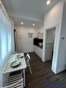 Lake Home Apartments - Image 3