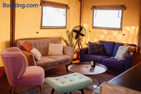 Luxe safaritent op watersportcamping - Image 2