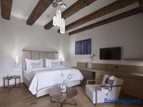 Lotrinský hotel - Image 1
