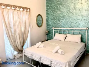 Blue Violet Apartment - Image 4
