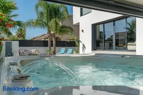 VILLA DE LUXE SUD DE LA FRANCE - PLAGE - PISCINE - JACUZZi - Image 1