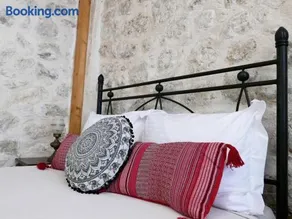 Το Λαϊνάκι by Fox Tale Guest House - Image 1