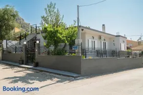 Gray House Salamina - Image 1