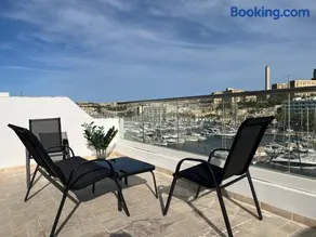 Amazing sea view penthouse near Valletta - Image 1