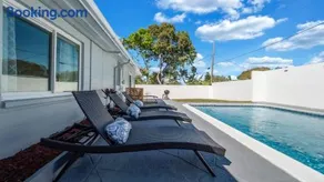Relax in Lakeland Home, Swim, Pool, Arcade LegoLand, Disney, Bush Garden - Image 2