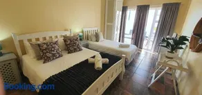 Point Village Guest House - Image 5