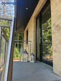 Helle Ferienwohnung Waldblick mit Balkon und Garten - Image 1