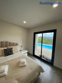 Nogueira House - Piscina e Luxo - Image 4