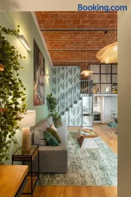 Via Cimabue 8b - Florence Charming Apartments - Metropolitan Loft in Florence - 20 minute walk to city center - excellent base for exploring - less than 5 minute walk to the supermarket - amazing bakery on the corner - Image 1