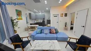 A Bridge House 5-B - Image 2