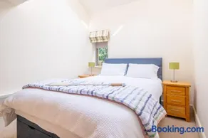 Knot Cottage - Image 4
