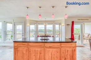 Catamaran Cottage - Image 3