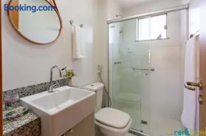 Elegante Apto de 2 quartos Superior em Imbassaí - D102 - Image 1