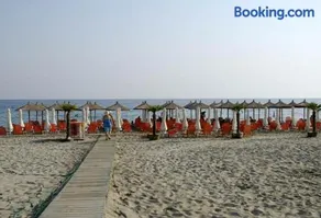 Olympic Beach Hotel - Image 2