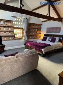 Studio 3B The Carriage House York 6m Village Location - Image 4