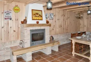 Charming House in Morales de Rey with Enclosed Garden - Image 2