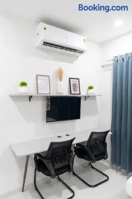 X90 Studio Apartments - Image 3
