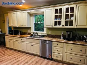 Historic Springfield Home - Image 4