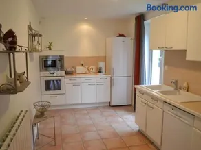 Gîte familial avec piscine chauffée, jardin privé et équipements bébé en pleine propriété viticole. - Image 2
