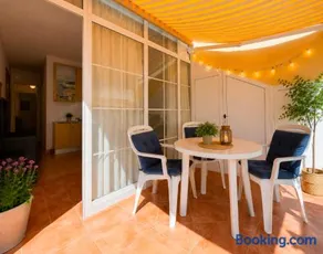 Loma Estrella Apartment Swimming Pool - Image 2