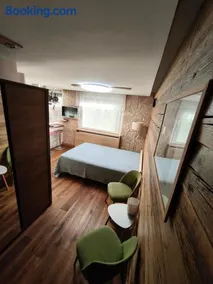 Cozy 1 room flat with sauna - Image 3