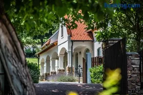 Oszter Udvarház - Image 2