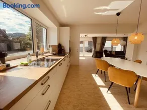 Alb-Suite Family Friendly Premium 2BR Apartment - Image 2
