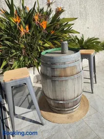 Appartement T3 dans villa avec piscine - Image 1