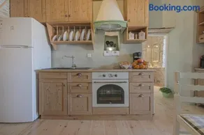 Azura, traditional residence in Ano Syros - Image 3