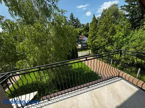 Igényesen berendezett nyaraló saját stéggel, kerti grillel Balatonfenyvesen, vízparti utcában, a tótól 50 m-re - Image 3